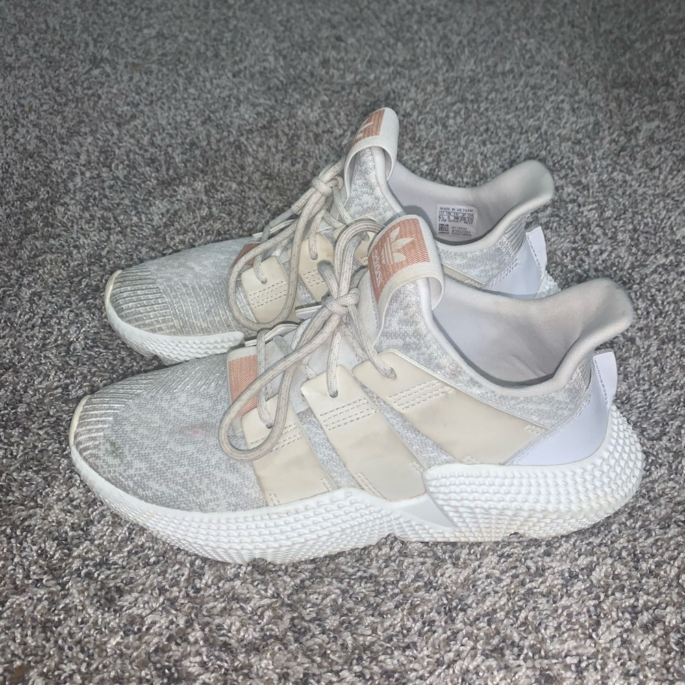 Adidas running shoes 👟